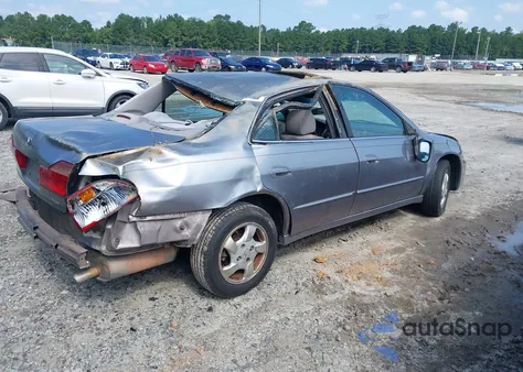 2000 Honda Accord 2.3 Ex from USA, damaged, VIN 1HGCG5657YA129045